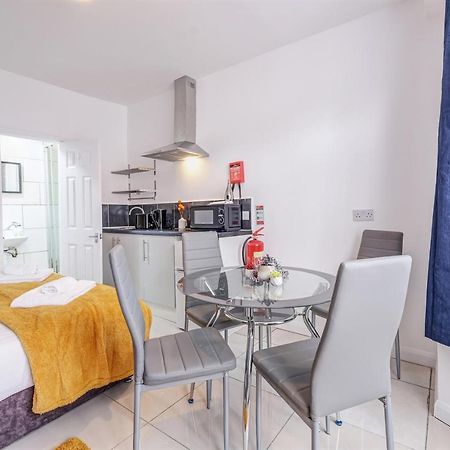 Fernbank Rooms Sudbury Hill, Harrow, Self-Contained Studios With En-Suite Harrow on the Hill Exteriör bild