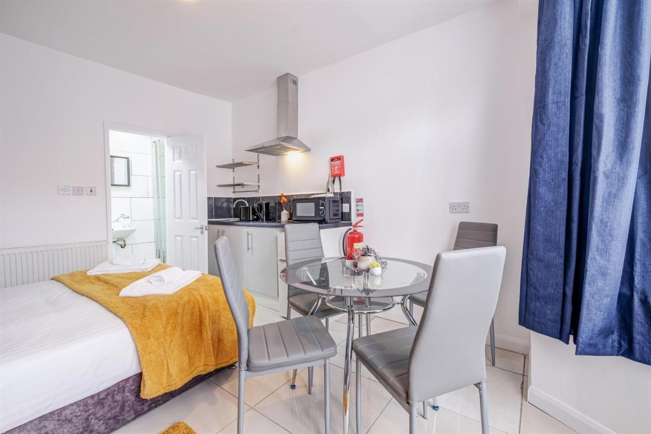 Fernbank Rooms Sudbury Hill, Harrow, Self-Contained Studios With En-Suite Harrow on the Hill Exteriör bild