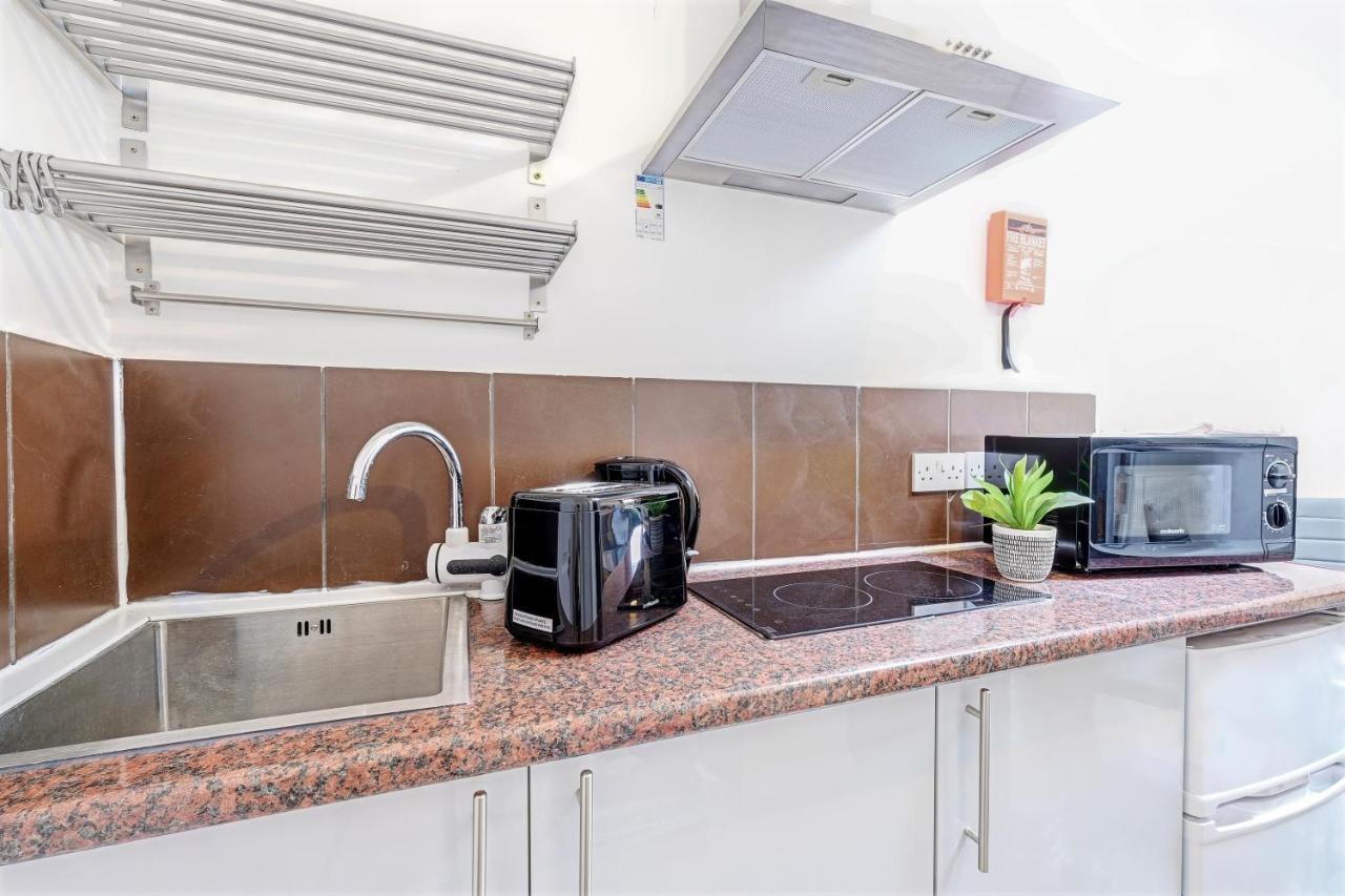 Fernbank Rooms Sudbury Hill, Harrow, Self-Contained Studios With En-Suite Harrow on the Hill Exteriör bild