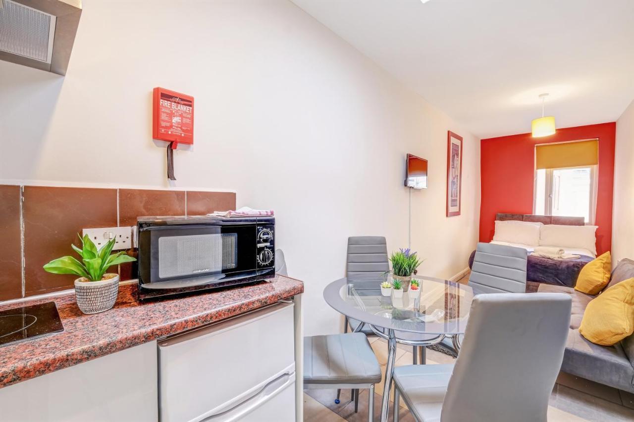 Fernbank Rooms Sudbury Hill, Harrow, Self-Contained Studios With En-Suite Harrow on the Hill Exteriör bild
