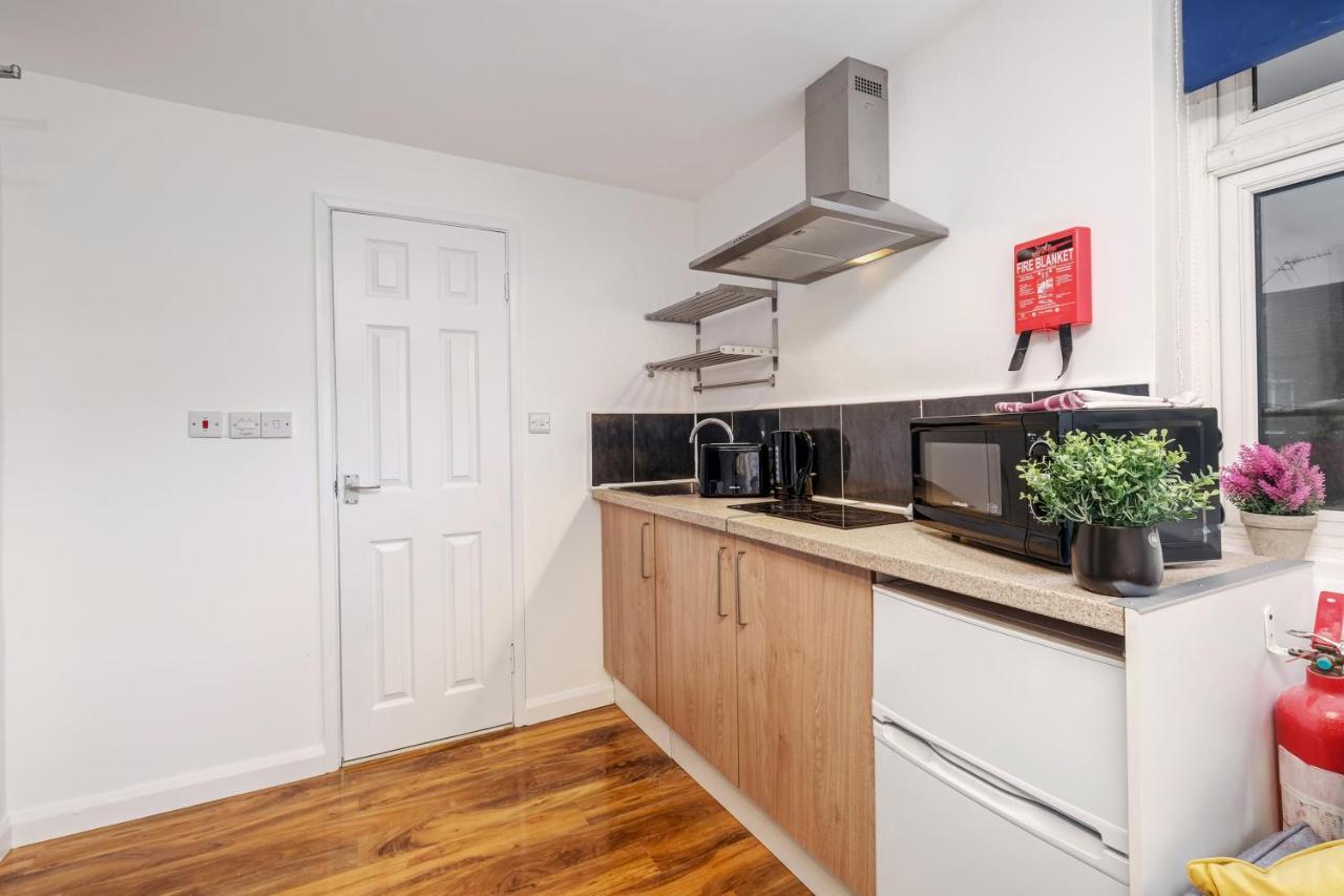 Fernbank Rooms Sudbury Hill, Harrow, Self-Contained Studios With En-Suite Harrow on the Hill Exteriör bild