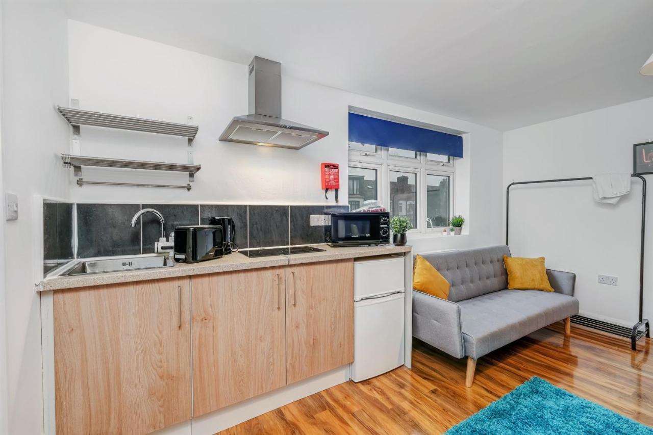 Fernbank Rooms Sudbury Hill, Harrow, Self-Contained Studios With En-Suite Harrow on the Hill Exteriör bild